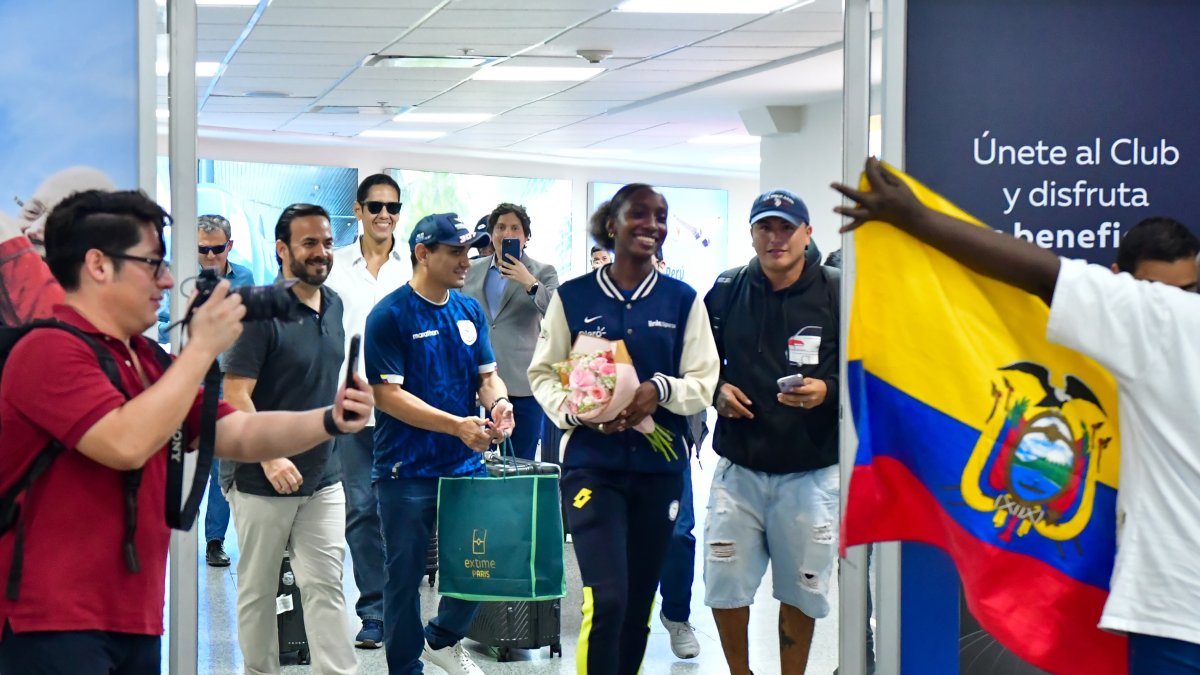 Kiara Rodríguez en Guayaquil con su gente.