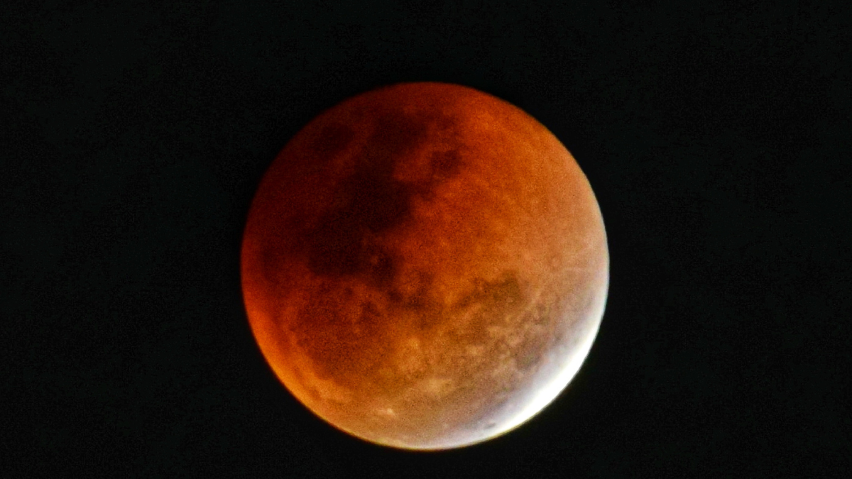 Referencial. Eclipse lunar.