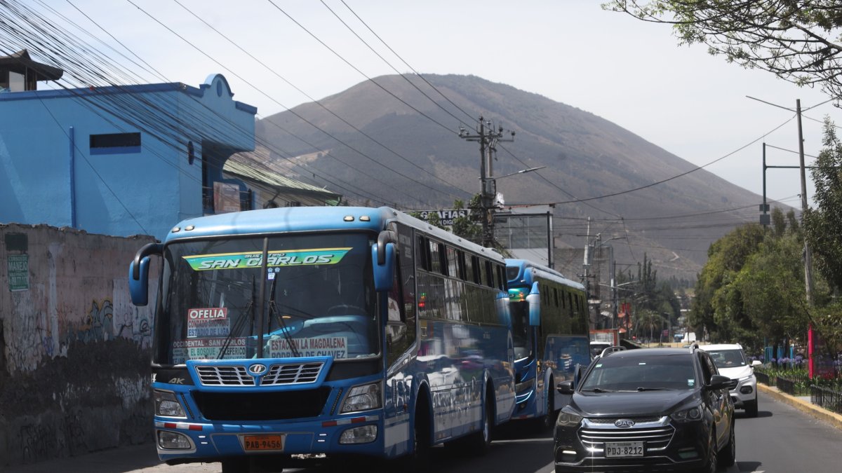 Los conductores deben evitar movilizarse en sus vehículos en los horarios restringidos por día y por placa en la capital.