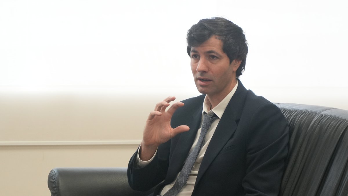 Es el gerente para Latinoamérica de Tools for Humanity, la compañía responsable de Worldcoin