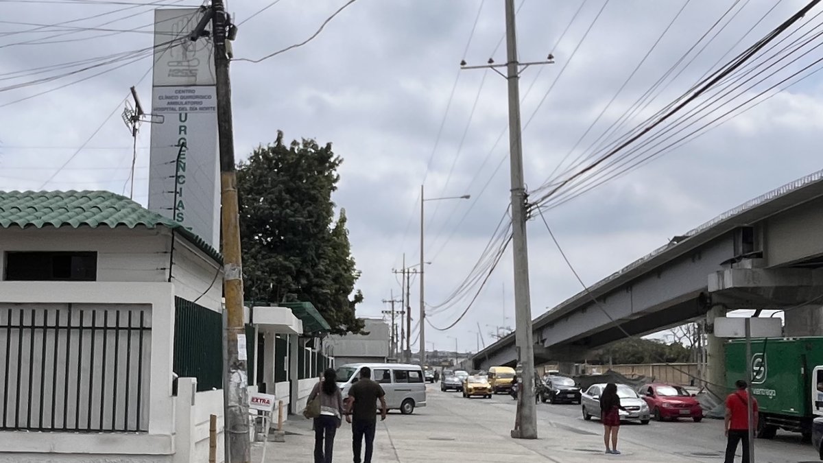 Hospitales. En los 101 centros que tiene el IESS, el personal realizará turnos los fines de semana.