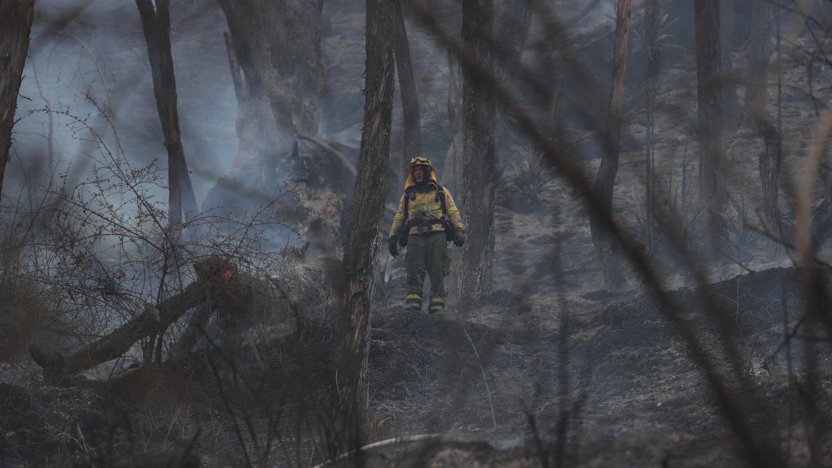 Incendio en el sector del Panecillo en el Centro de Quito.