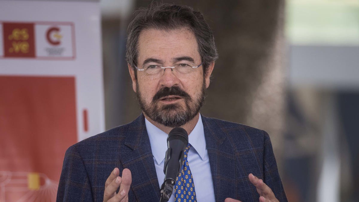 Foto de archivo del embajador español en Venezuela, Ramón Santos.