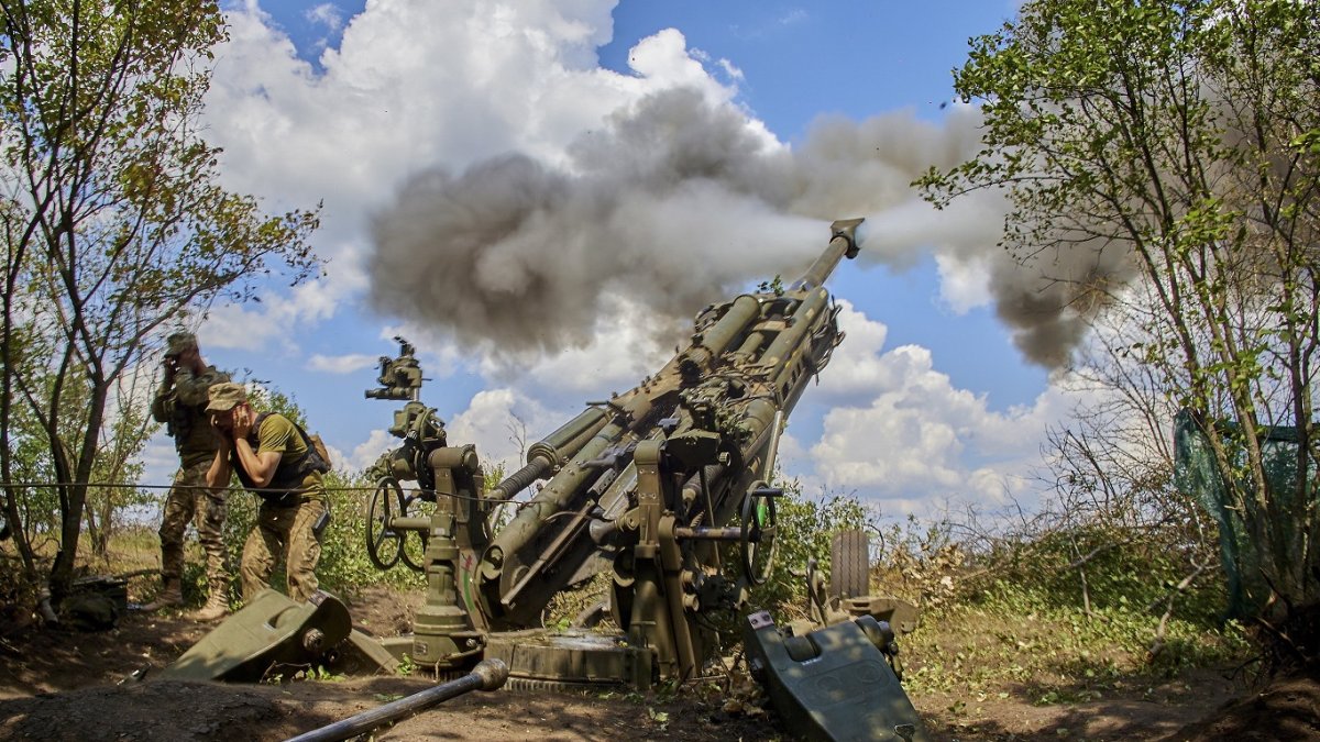 Operativo. Soldados de Ucrania se mantienen activos en algún punto de avanzada en la región de Kursk.