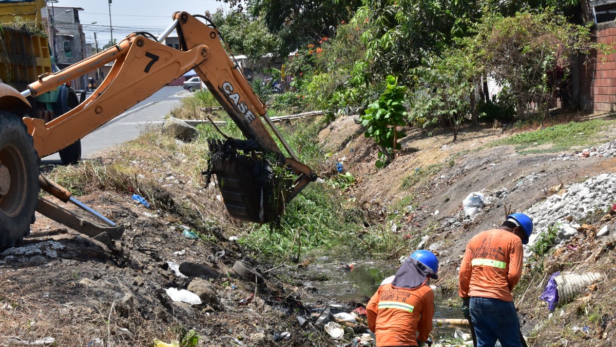 En el norte de Guayaquil  se realizó la limpieza de canales