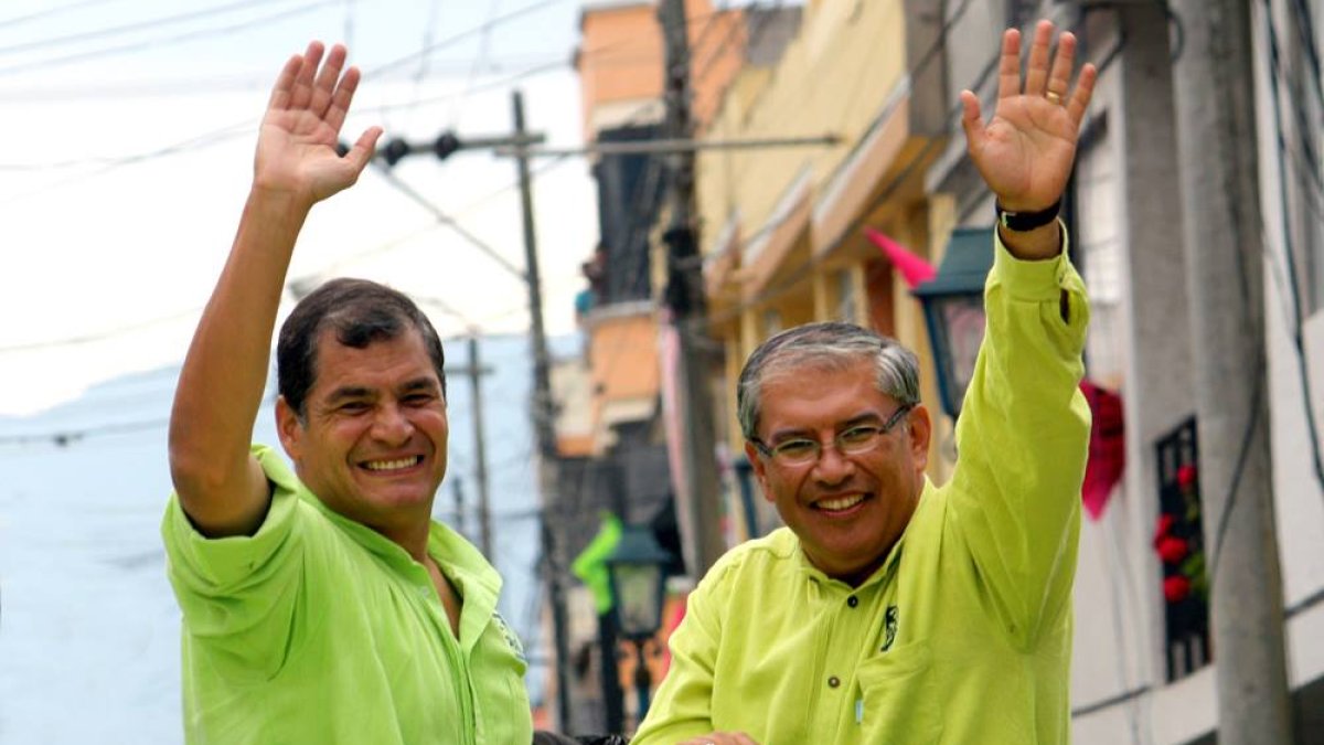 Cargos. Diego García fue prefecto de Imbabura entre  2009 y 2014. También ocupó el cargo de asambleísta entre 2017 y 2021.