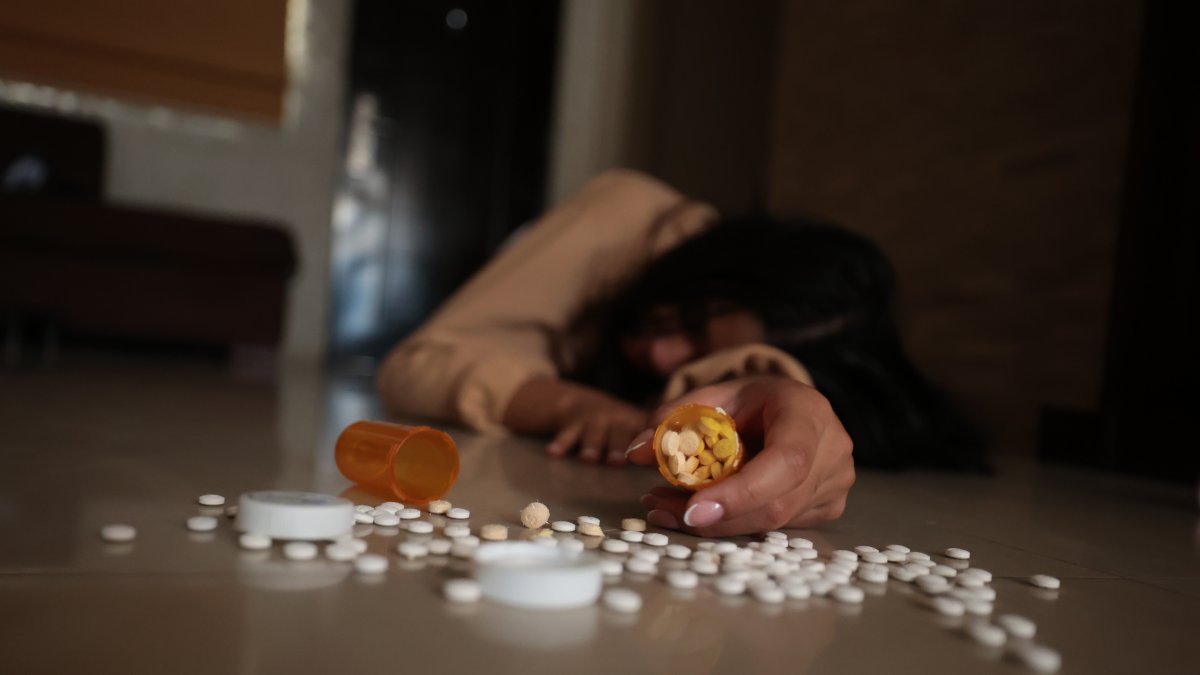 Producción. Los expertos consultados para este artículo revelan que muchas veces los problemas dentro de casa conducen a que más jóvenes tengan estas conductas.