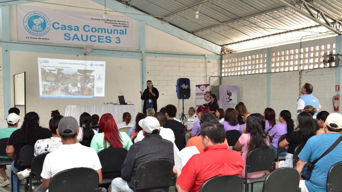 Moradores participaron en el plan piloto en torno al manejo de desechos.