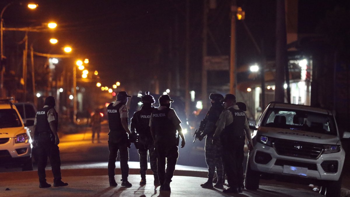 Personal policial y militar llegó hasta el punto.