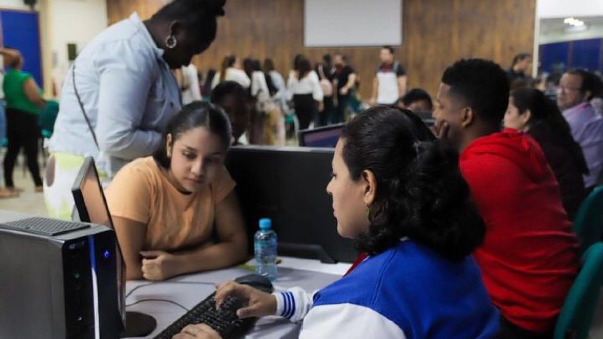 Jóvenes de hasta 28 años pueden aplicar a las becas en el ITB.
