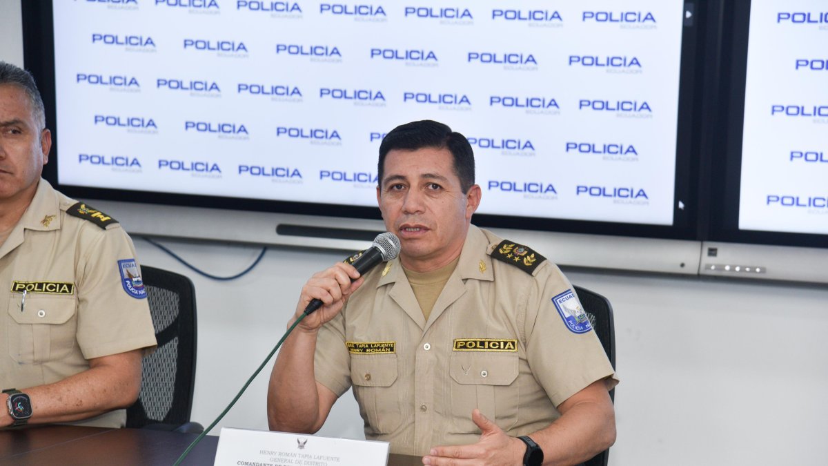 El comandante de la Policía del Distrito Metropolitano de Quito (DMQ), Henry Tapia, señaló que los cortes de luz dejarán sin funcionamiento a las alarmas comunitarias.
