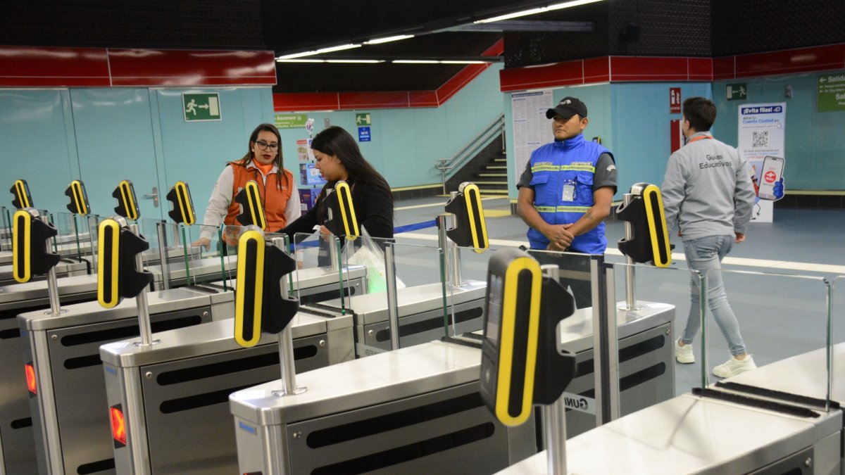 El corte de luz obligó a modificar el horario de servicio en el Metro de Quito.