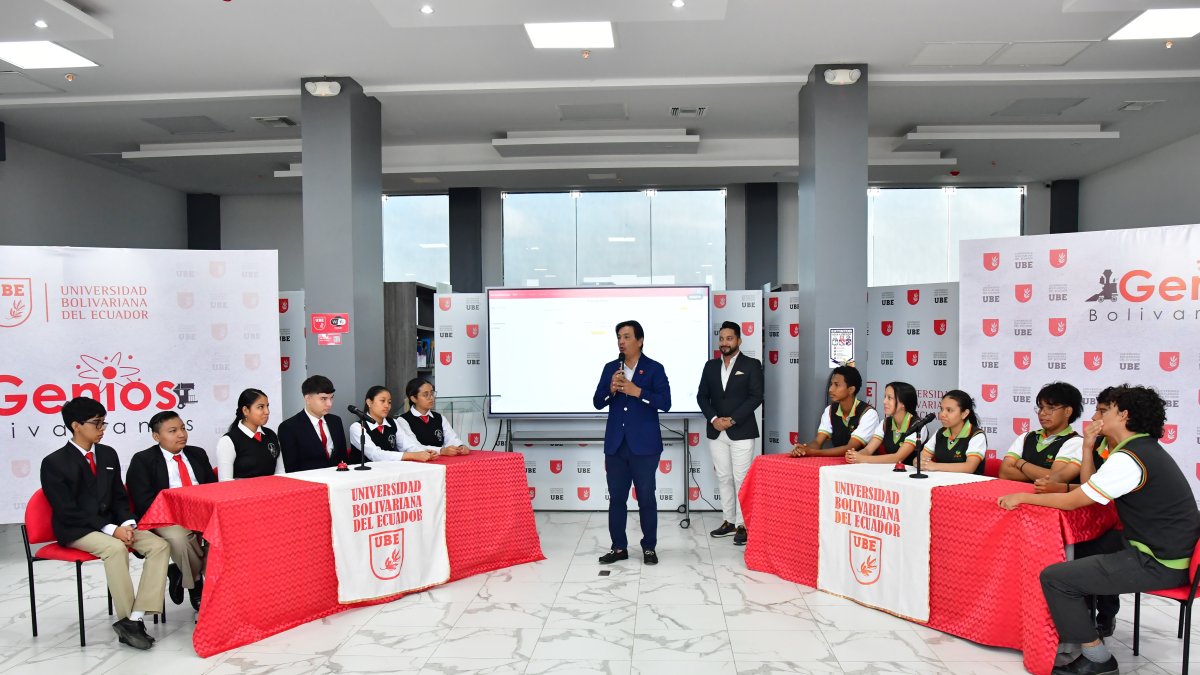 En la Universidad Bolivariana del Ecuador, los alumnos participaron en el concurso 'Genios Bolivarianos'