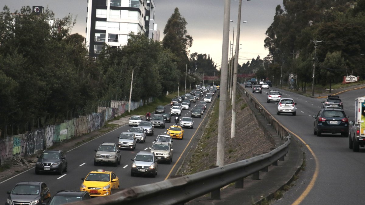 La medida del Pico y Placa fue implementada en 2010 con el fin de reducir las congestión vehicular en la urbe.