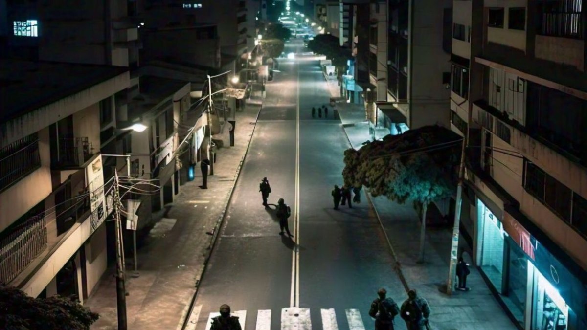 Referencial. El toque de queda que acompañará los apagones en todo el país durante la madrugada, será en solo seis provincias de Ecuador