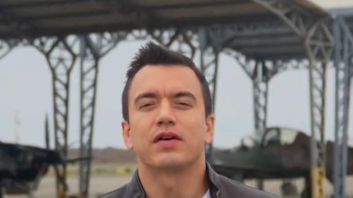 Video. El presidente anunció su decisión de reformar la Constitución precisamente desde el lugar donde funcionó la base de Manta.