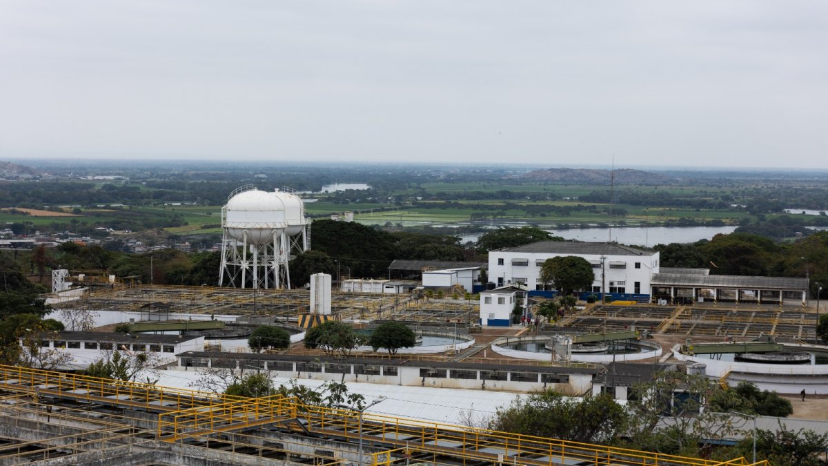 La Planta La Toma abastece de agua potable .