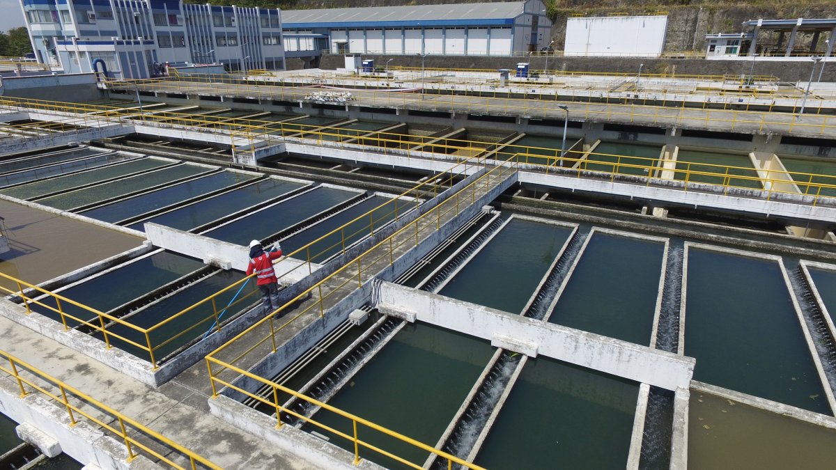 Imagen referencial para graficar este artículo sobre la falta de una alternativa real para que la planta La Toma continúe operando pese a los apagones.