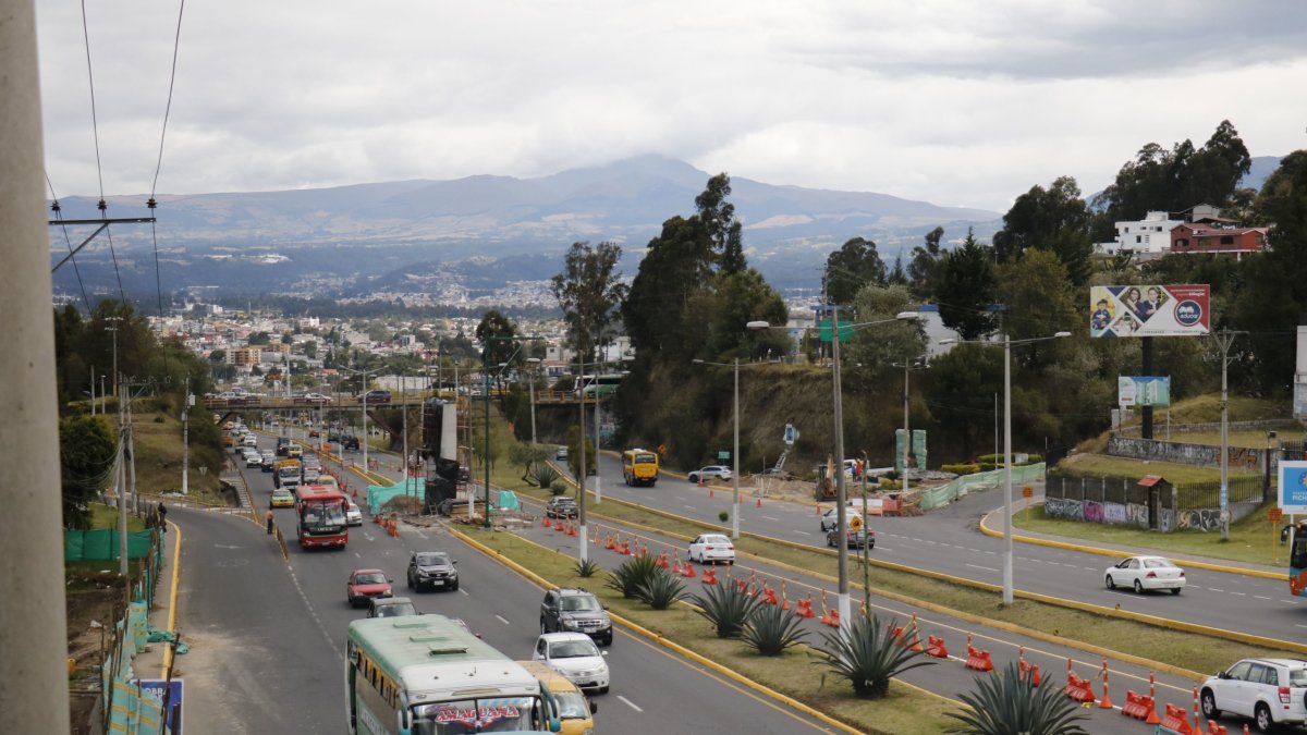 Los conductores tienen 15 días para pagar el paso por el peaje de la autopista General Rumiñahui e Intervalles.