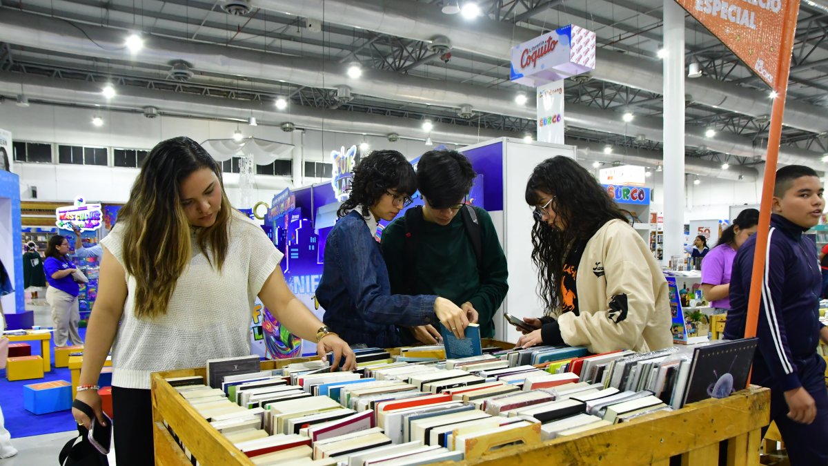 La FIL cumple diez años reuniendo a lectores de todas las edades.