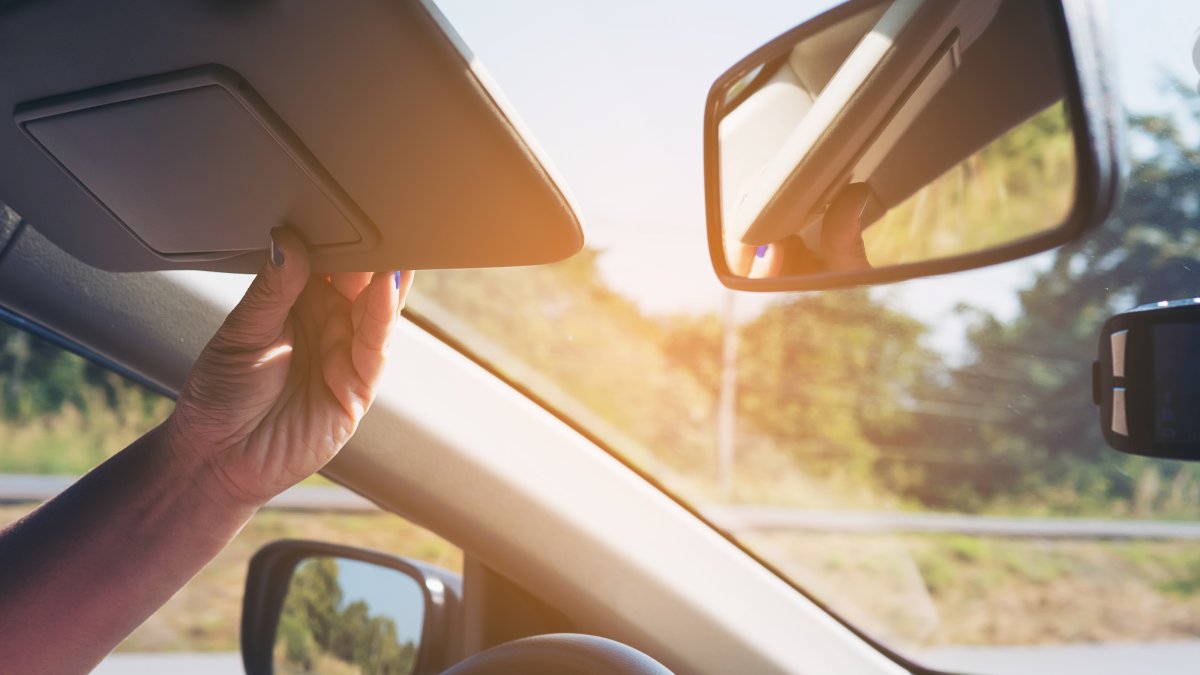 Antes de conducir un vehículo cuadre todos los retrovisores a su conveniencia.
