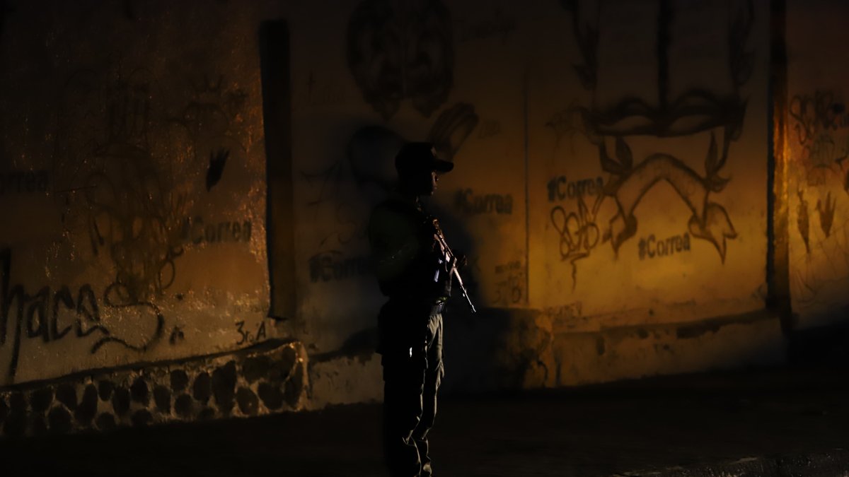 Las fuerzas de seguridad se desplegaron en algunas zonas de Ecuador.