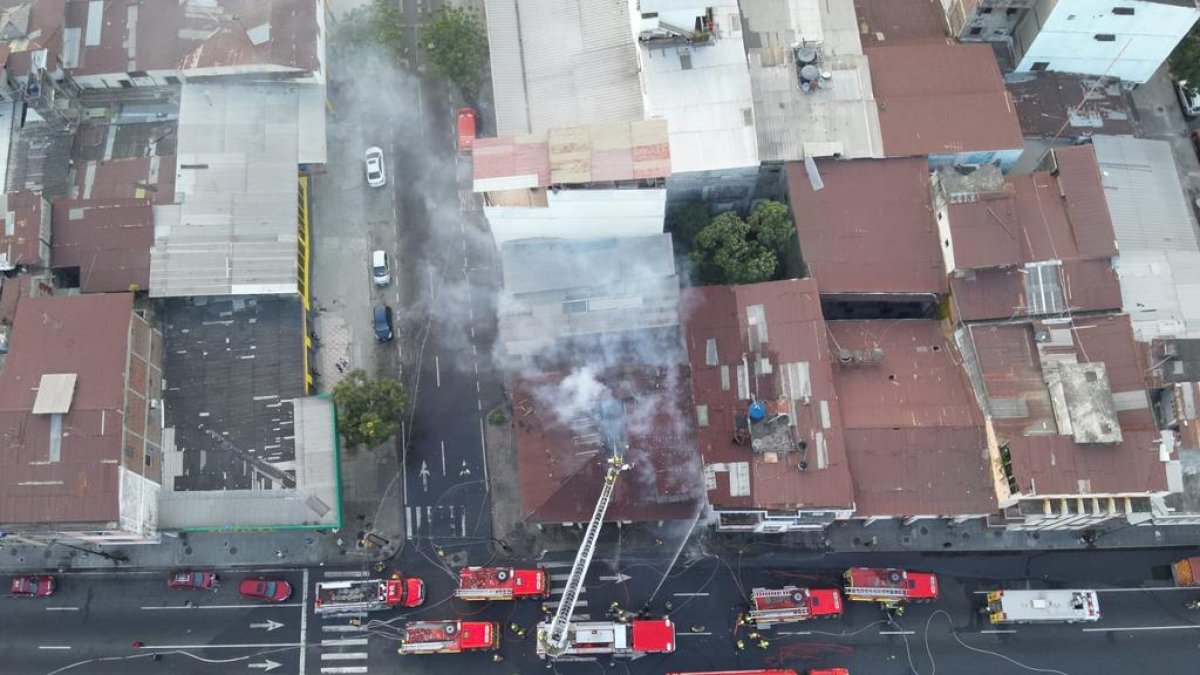 Aún se desconocen las causas del flagelo que afectó a un local comercial.