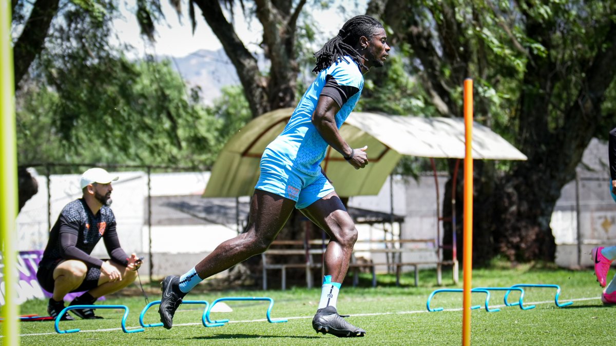 Ricardo Adé estará en la defensa de Liga de Quito.