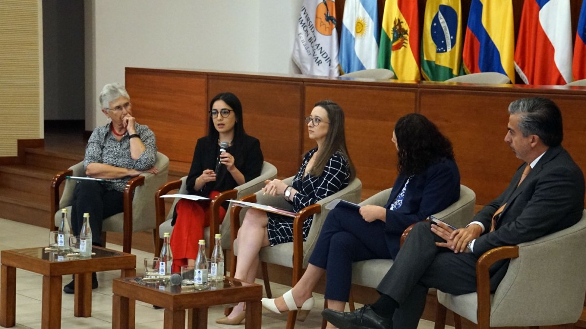 Representantes del Gobierno, del Banco Mundial y del sector privado durante la presentación del reporte del organismo multilateral.