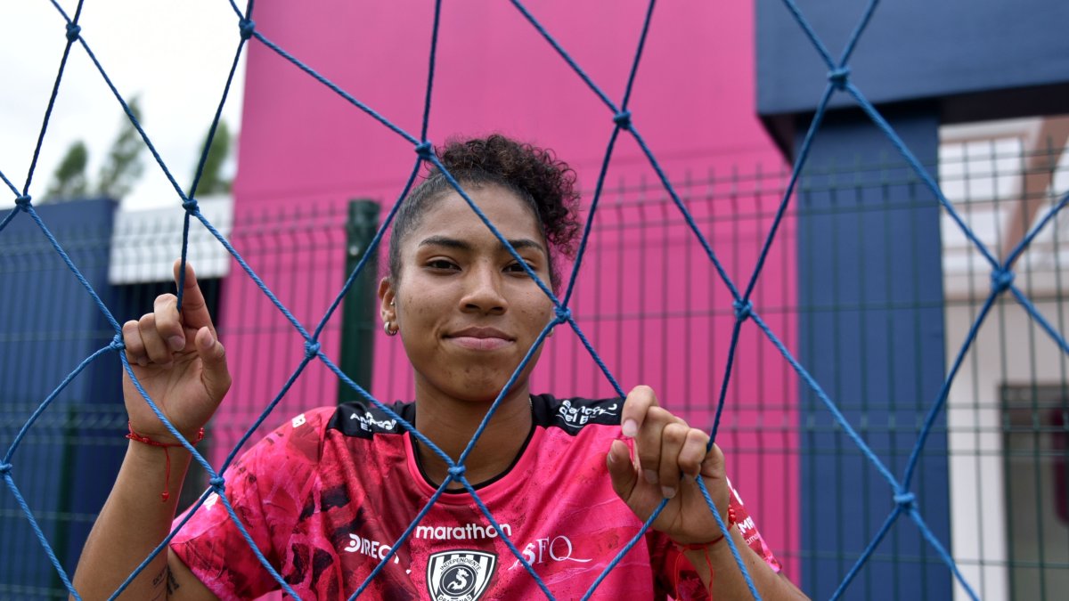 Nayely Bolaños lleva marcados 18 goles en 19 juegos con Dragonas en la Superliga.