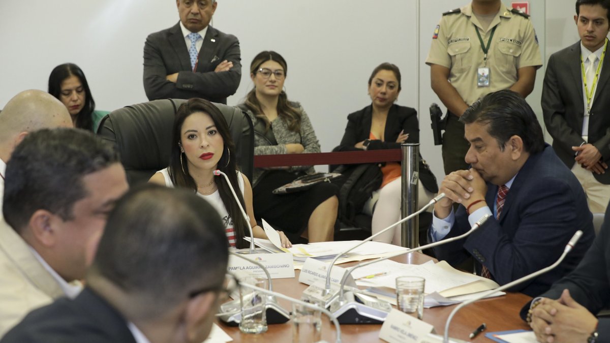 La mesa de Fiscalización volvió a archivar los juicios políticos contra exfuncionarios de Guillermo Lasso.