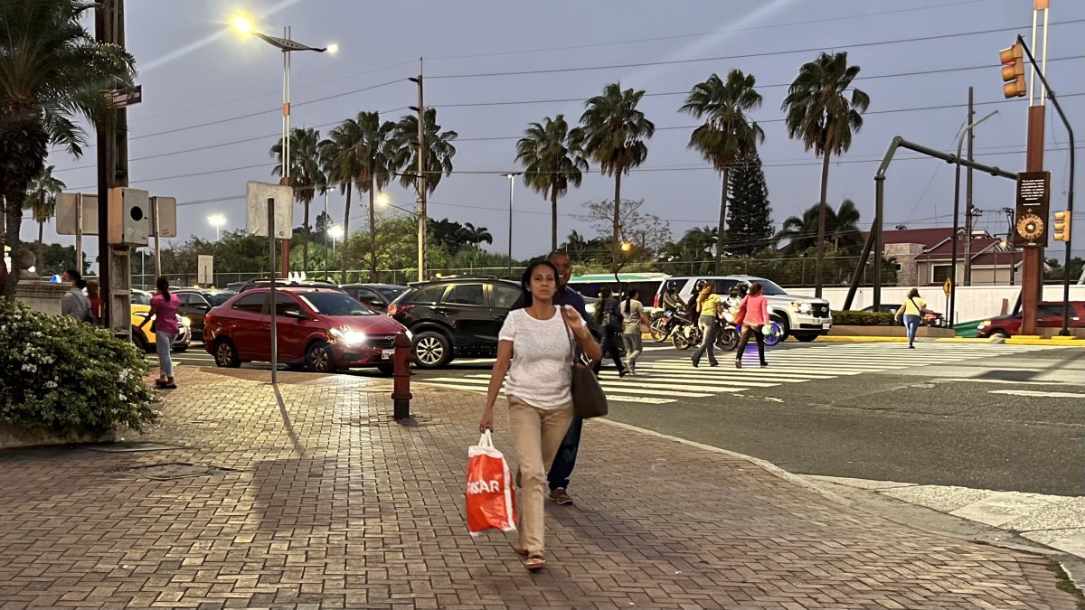 Opiniones. Varias personas expresan que no ven que las fuerzas del orden hacen patrullajes en varios sectores, entre ellos en las zonas rojas.