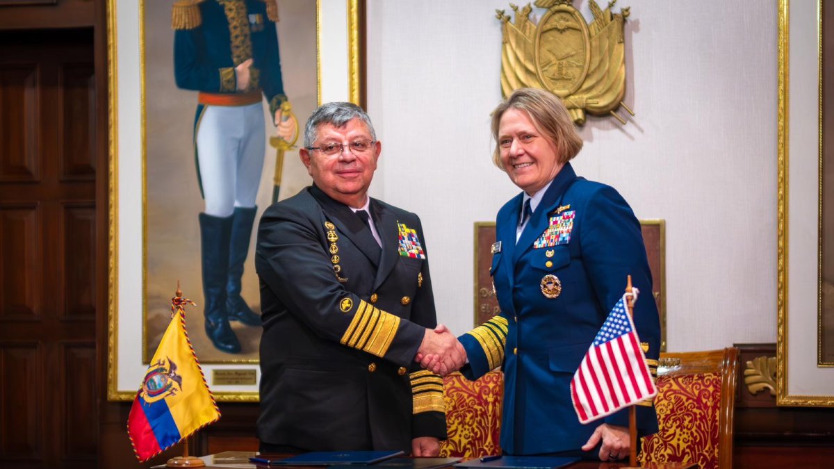 Representantes de las Fuerzas Armadas de Ecuador y Estados Unidos se reunieron en Quito.