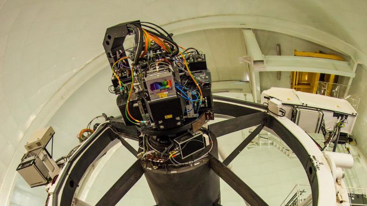 Cámara PAUcam instalada en el foco primario del telescopio William Herschel, en La Palma.}