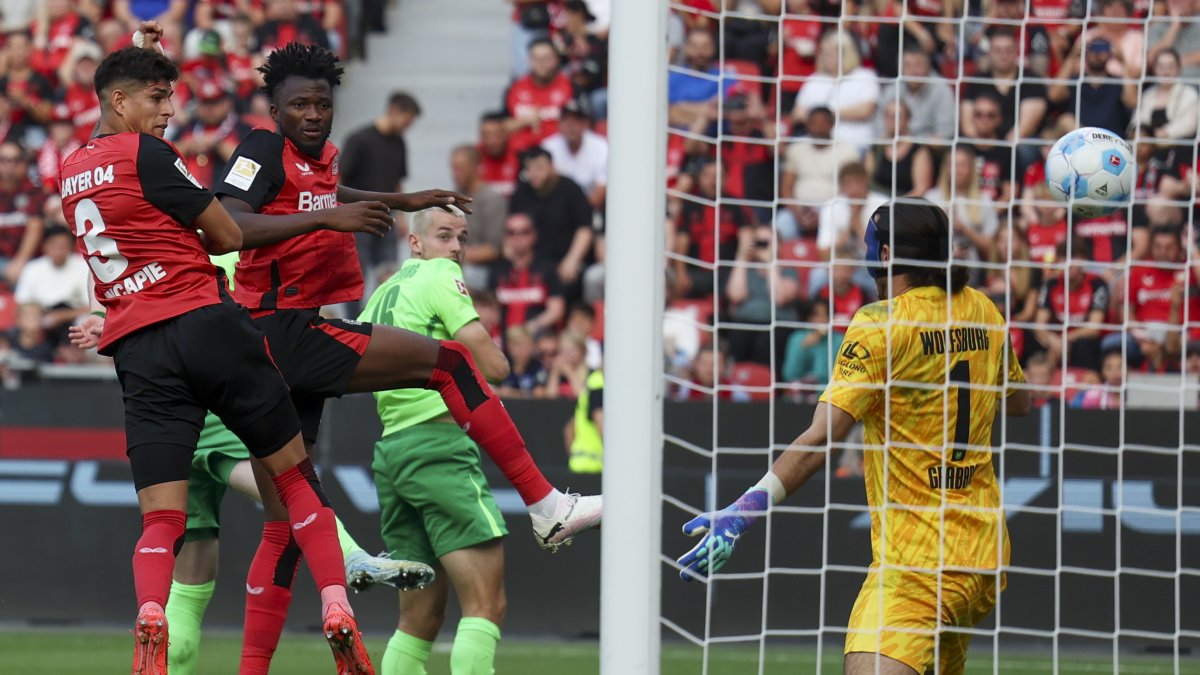 Piero Hincapié marcó su tanto de cabeza tras un tiro de esquina.