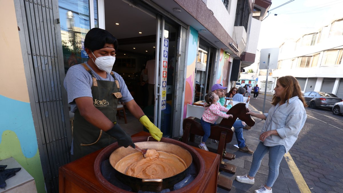 Los establecimiento en el valle preparan nuevas propuestas para rescatar sus ganancias frente a los apagones, entre ellos la modificación de sus horarios de atención.