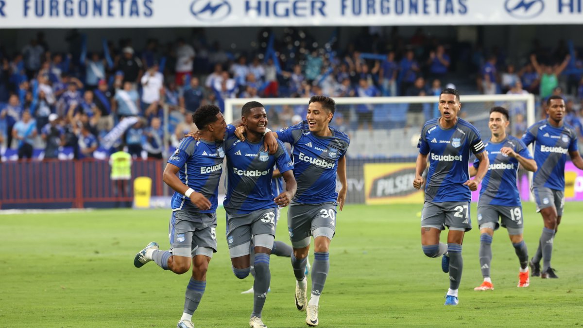 Emelec salió victorioso en casa ante Técnico Universitario.
