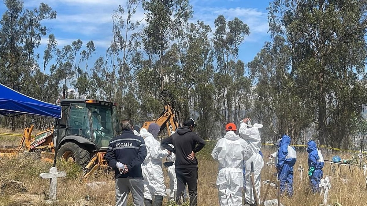 La exhumación es parte de la búsqueda de personas reportadas como desaparecidas.