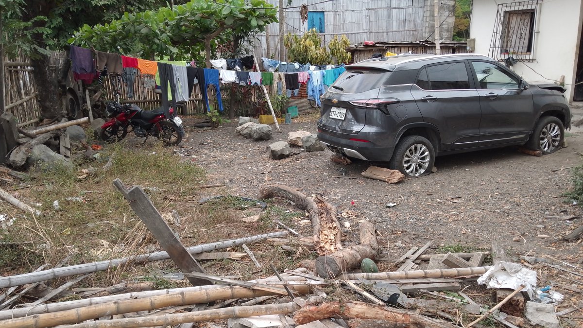 Tras el violento accidente, los ocupantes del vehículo se comprometieron a cubrir el costo de los electrodomésticos destruidos