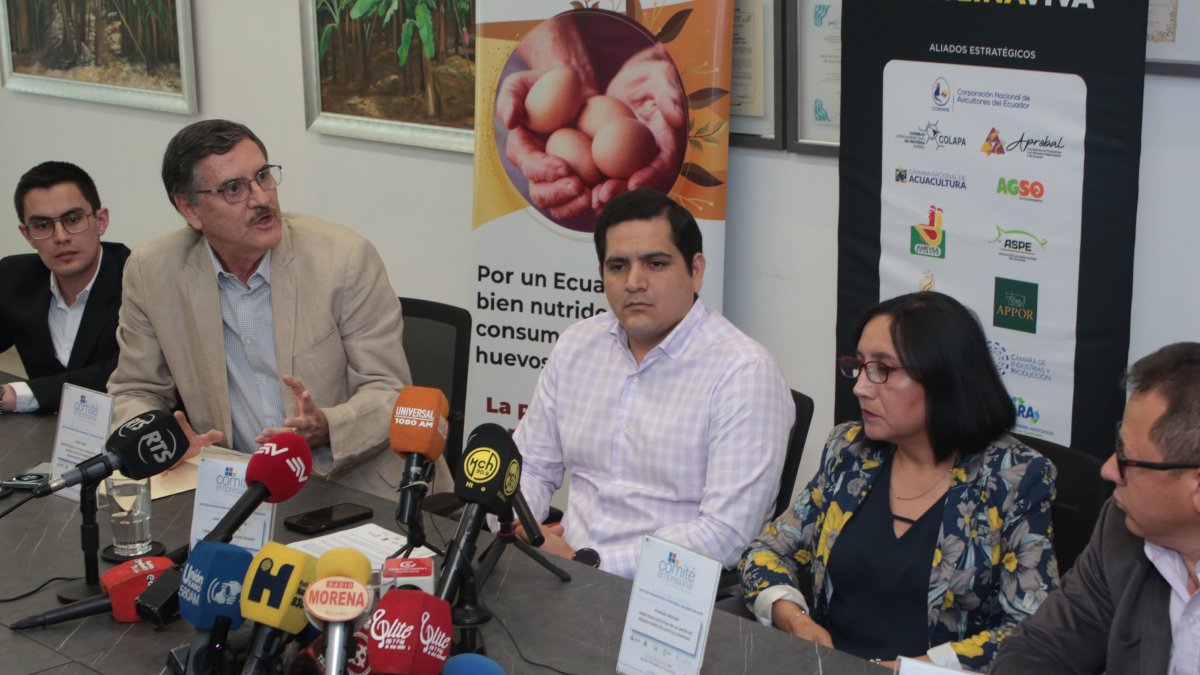 Reunión. Los líderes de los gremios de producción que piden importación de maíz.