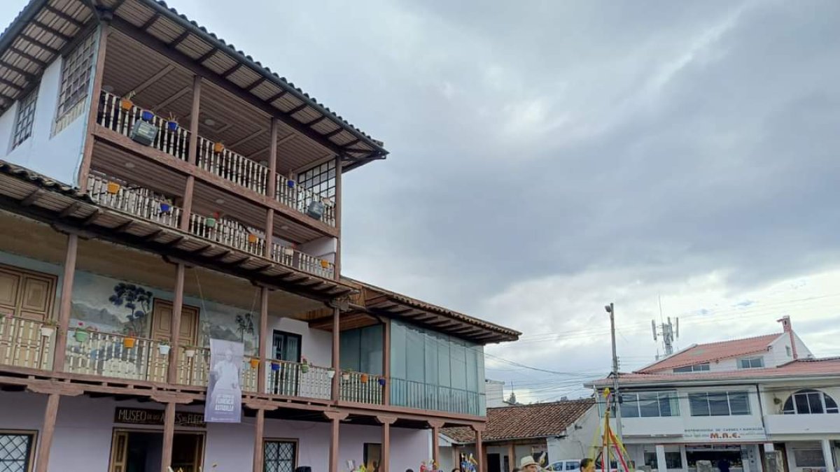 Actividad. El lanzamiento se realizó en el parque Calderón.