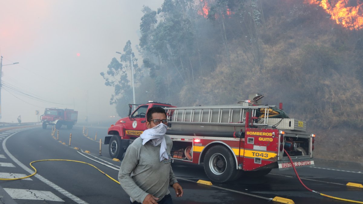 Incendio en la avenida Simón Bolívar.