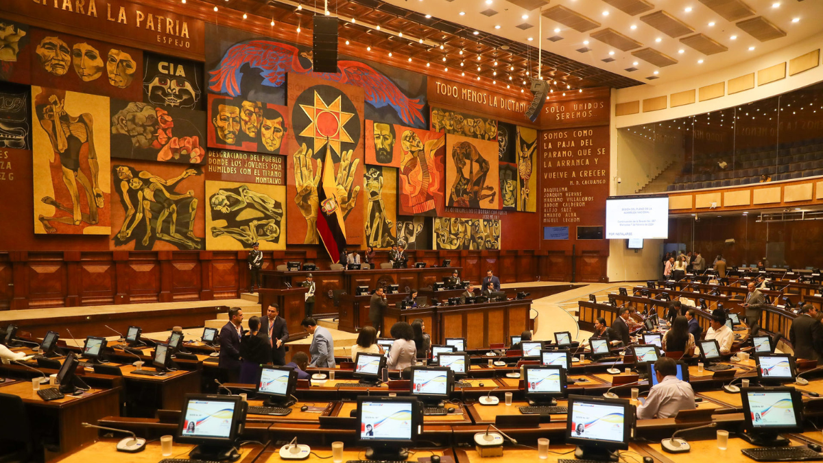 Asamblea Nacional coadyuvará a enfrentar la emergencia por incendios en Quito.