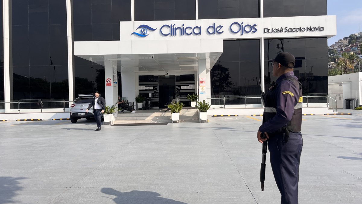 Instalaciones. Según datos del Servicio de Rentas Internas, la clínica tiene la matriz en el Puerto Santa Ana y tres locales más.