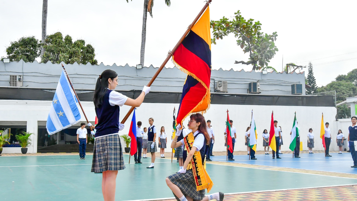 Miles de bachilleres realizan este 26 de septiembre su juramento a la bandera