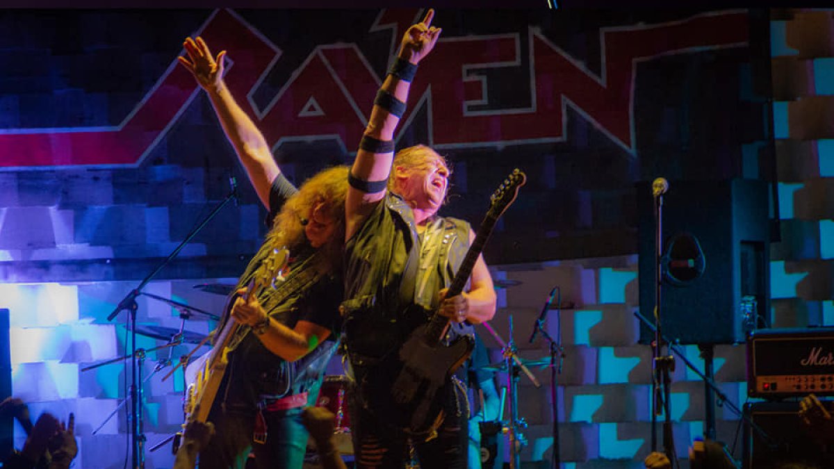 En una de las extensas giras de Raven en 2019, la banda llegó por primera vez al país.