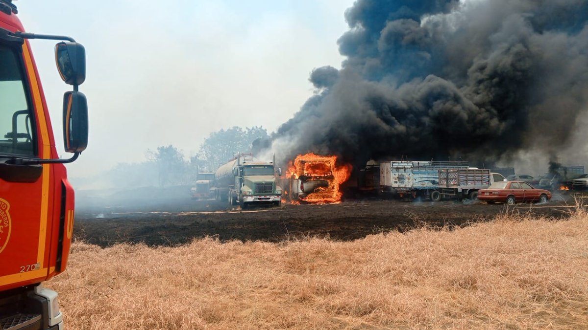 Al menos tres vehículos se han visto afectados.