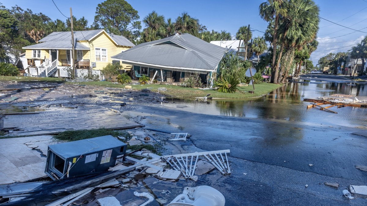 Vista de los daños dejados por el huracán Helene en Cedar Key, Florida, EE.UU., 27 de septiembre de 2024.