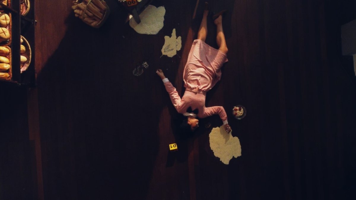 El filme aborda el misterioso asesinato de varias mujeres en un pequeño pueblo.