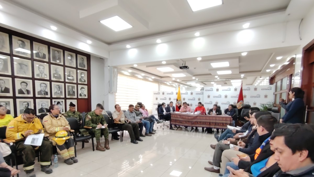 En la reunión de la mesa técnica que trata sobre el tema de la sequía analizaron varias alternativas de solución al problema. 

AG-EXTERNOS